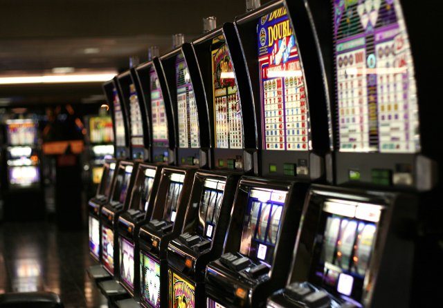 Автоматы на гривны в легальном игорном клубе Gold cup национальная лотерея