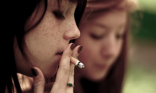 Курение среди подростков