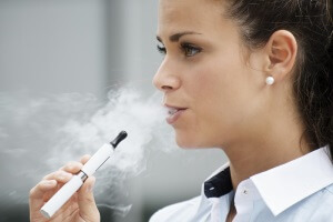 Переход на электронные сигареты при болях в горле